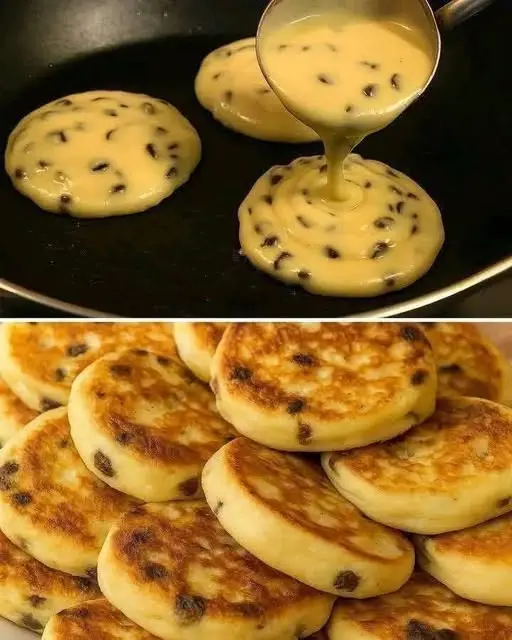 Pancake allo yogurt e cioccolato pronti per essere serviti con sciroppo d'acero